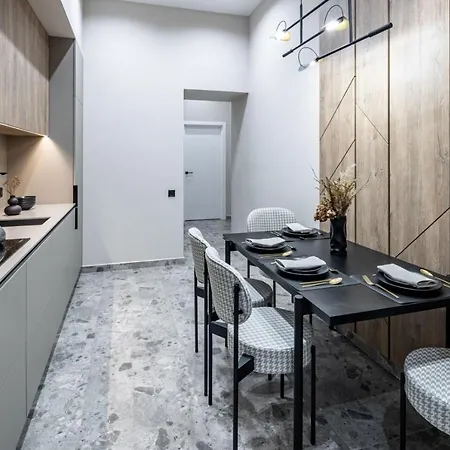 Apartment On Kulisha 28 *