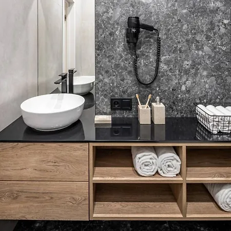 公寓 On Kulisha 28 利沃夫